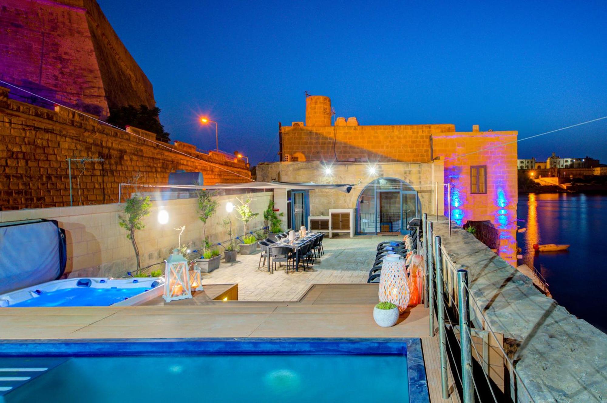 Valletta Waterfront Villa With Pool And Jacuzzi Extérieur photo